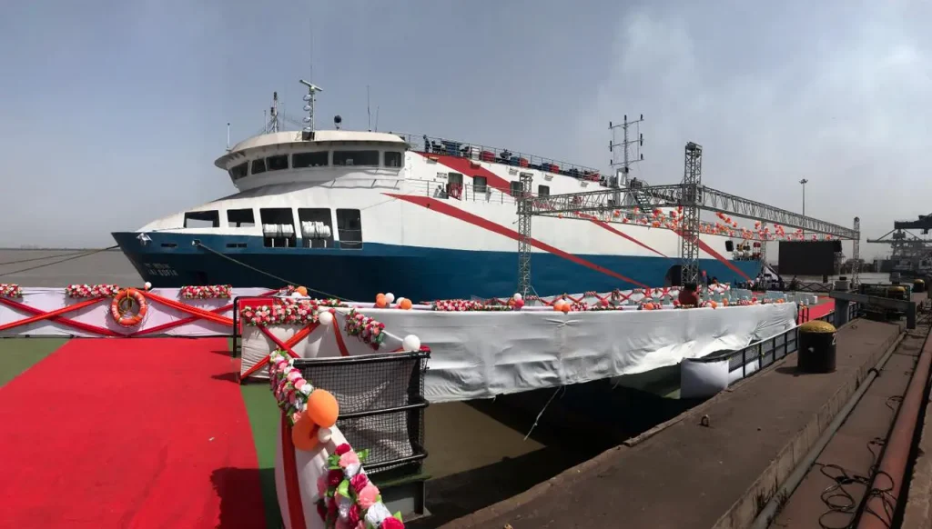Shri-Mandaviya-flags-off-new-Hazira-to-Diu-cruise-route-from-Essar’s-ferry-terminal